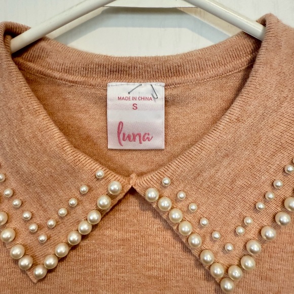 Chic Pearl Collar Women's Sweater - Peach - Picture 2 of 3